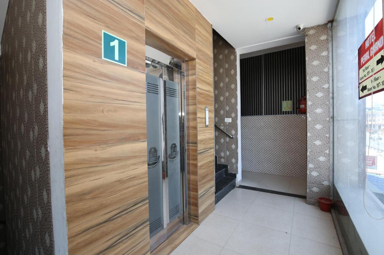 Hotel Pearl Grand & Banquet Zirakpur Экстерьер фото