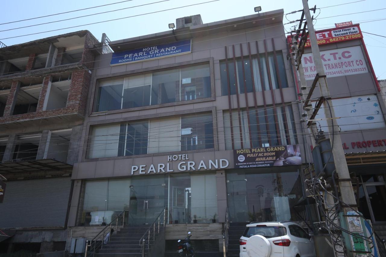 Hotel Pearl Grand & Banquet Zirakpur Экстерьер фото